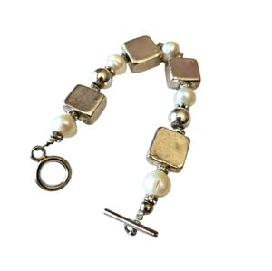 Fresh water pearl and silver tone beads with Toggle Clasp bracelet